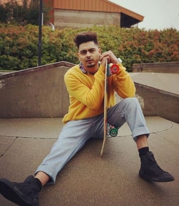 Jassa Dhillon Wiki, Height, Age, Girlfriend, Songs, Net worth, Biography & More 14 Jassa Dhillon with his Skateboard