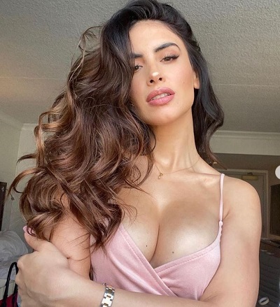 Jessica Cediel Age, Height, Husband, Net worth, Family, Biography & More 2 Jessica Cediel best recognize as the Tv celebrity and Model