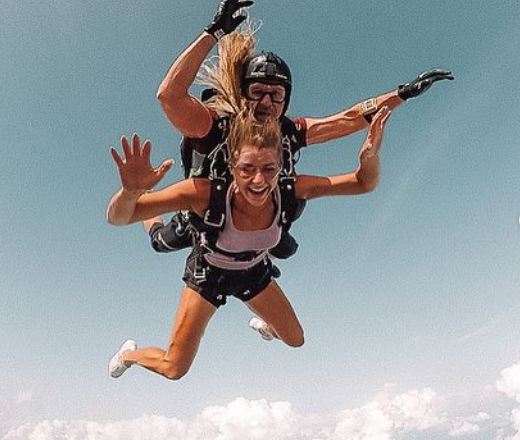 Katie Betzing: Age, Height, Boyfriend, Net worth, Biography & More 16 Katie Betzing captured while Sky-Diving