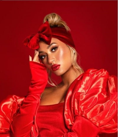 Kaz Crossley Wiki, Height, Age, Boyfriend, Net worth, Biography & More 14 Kaz Crossley Announce the arrival of new collection of her brand kazbands