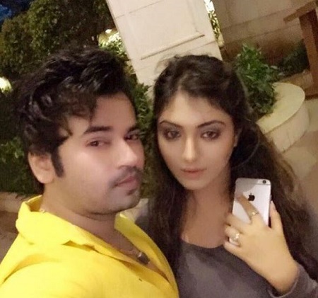 Khushi Mukherjee Wiki, Age, Height, Boyfriend, Caste, Biography & More 9 Khushi Mukherjee with her best friend Dr Abhinit Gupta