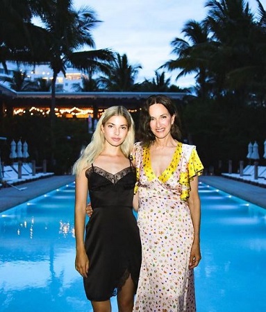 Kit Keenan (Bachelor) Age, Height, Boyfriend, Net worth, Biography & More 9 Kit Keenan and her mom Cynthia Rowley