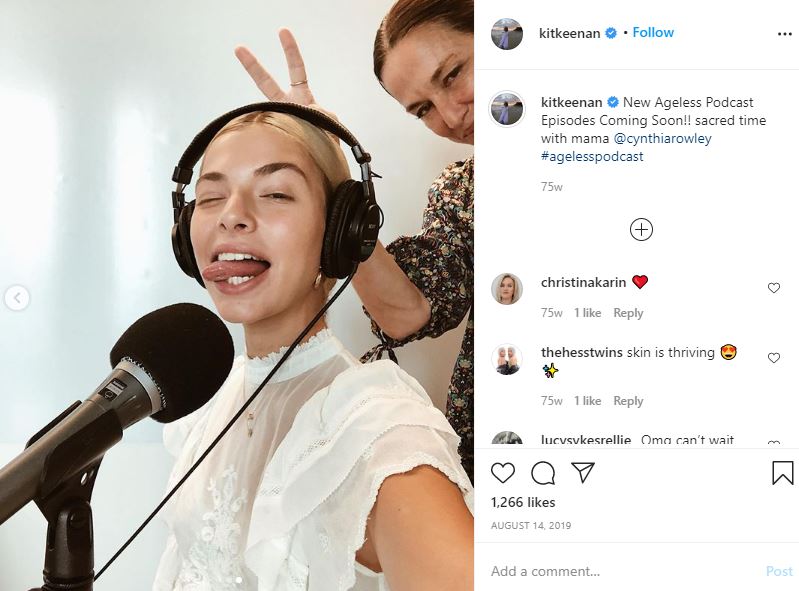 Kit Keenan (Bachelor) Age, Height, Boyfriend, Net worth, Biography & More 13 Kit Keenan with her mom during podcast