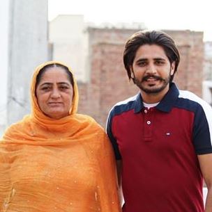 Korala Maan Wiki, Age, Height, Wife, Net worth, Family, Biography & More 4 Korala Maan along with his Mother