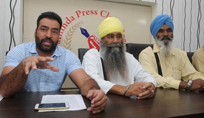 Lakha Sidhana Wiki, Age, Wife, Family, Cases, Biography & More 6 Lakha Sidhana during press conference