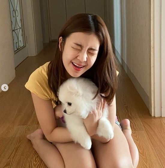 Lia (ITZY) Age, Height, Boyfriend, Net worth, Family, Biography & More 9 Lia with her pet dog Bella