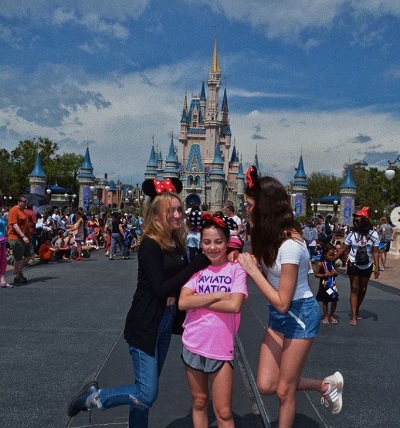 Lilly Margaret Brant Wiki, Age, Height, Boyfriend, Family, Biography & More 12 Lilly Margaret Brant went to Disney Land