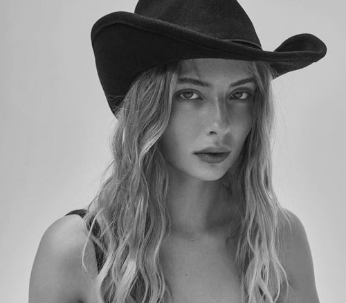 Margaux Alexandra Wiki, Height, Age, Boyfriend, Net worth, Biography & More 4 Margaux Alexandra's modelling career began at a very early age.