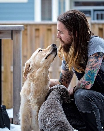 Peter McKinnon Wiki, Age, Wife, Net Worth, Height, Family, Biography & More 16 McKinnon is an animal lover