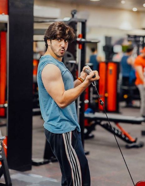 Mumbiker Nikhil: Age, Height, Wife, Girlfriend, Net worth, Family, Biography & More 19 Mumbiker Nikhil Fitness love