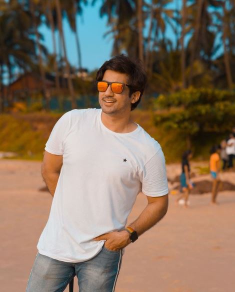 Mumbiker Nikhil: Age, Height, Wife, Girlfriend, Net worth, Family, Biography & More 3 Mumbiker Nikhil Wiki & Bio