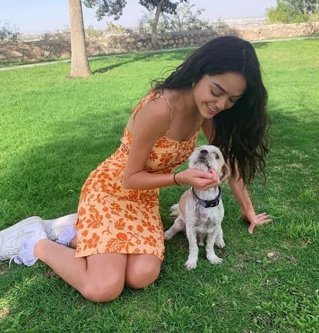 Nailea Devora Height, Weight, Age, Boyfriend, Net worth, Biography & More 13 Nailea Devora with her pet dog