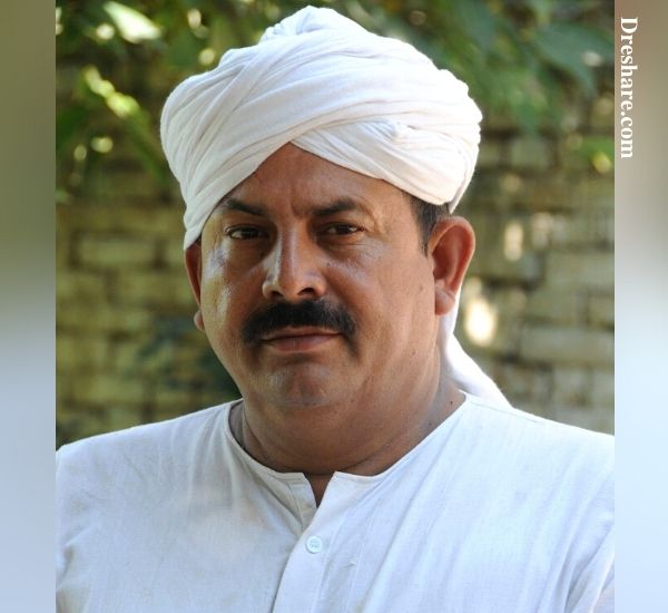 Naresh Tikait
