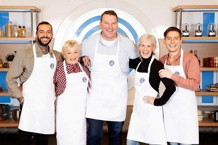 Pete Wicks: Wiki, Height, Age, Girlfriend, Net worth, Biography & More 13 Pete Wicks with Celebrity Master Chef's cast