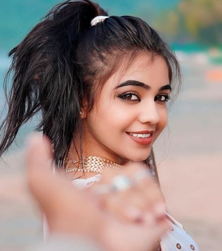 Purabi Bhargava Age, Height, Boyfriend, Net worth, Family, Biography & More 4 Purabi Bhargava is currently pursuing M.B.A from IPS Academy, Indore.