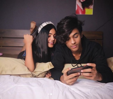 Purabi Bhargava Age, Height, Boyfriend, Net worth, Family, Biography & More 8 Purabi Bhargava took to social media to wish her brother Dev on his birthday.