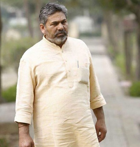 Rakesh Tikait (Farmer Leader) Wiki, Age, Wife, Net worth, Family, Biography & More 3 Rakesh Tikait height