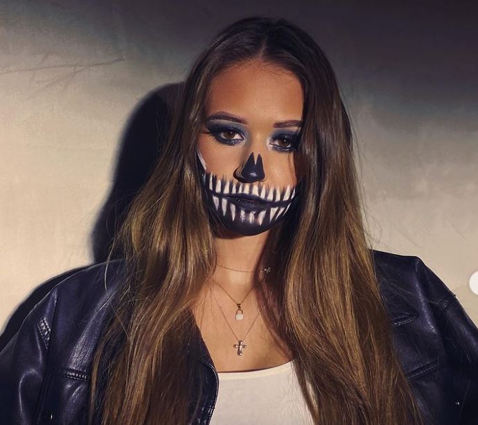 Riley Lewis: Biography, Height, Age, Net worth, Boyfriend, Family & More 12 Riley Lewis Halloween 2020 look