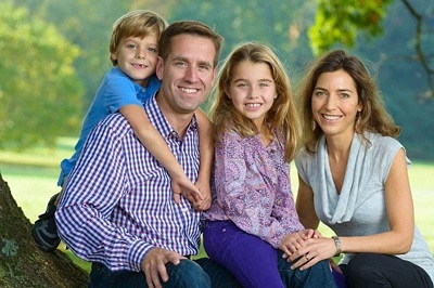 Robert Hunter Biden II Age, Height, Photos, Biography, Family & More 7 Robert Hunter Biden II with his family