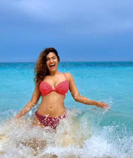 Sakshi Dwivedi: Age, Height, Boyfriend, Net worth, Family, Biography & More 4 Sakshi's sensual pictures