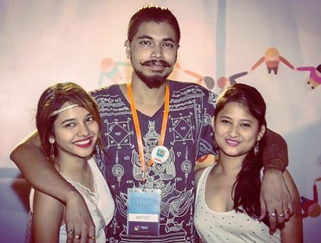 Santanu Hazarika (Shruti Hassan's Boyfriend) Wiki, Age, Height, Net worth, Biography & More 10 Santanu Hazarika with his friends
