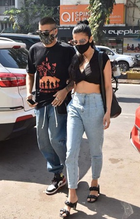 Santanu Hazarika (Shruti Hassan's Boyfriend) Wiki, Age, Height, Net worth, Biography & More 2 Shruti Haasan spotted with her boyfriend Santanu Hazarika