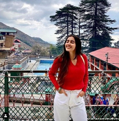 Simrat Kaur Wiki, Height, Age, Boyfriend, Family, Biography & More 4 Simrat Kaur is the true definition of Beauty with Brains.