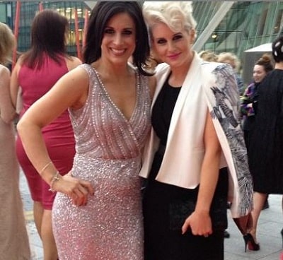 Sinead Kennedy Wiki, Age, Husband, Net worth, Family, Biography & More 7 Sinead Kennedy clicked with her sister Lucy Kennedy