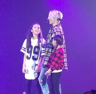 Sofia Wylie Height, Weight, Age, Boyfriend, Net worth, Biography & More 8 Sofia Wylie snapped while performing on Justin Bieber's world tour