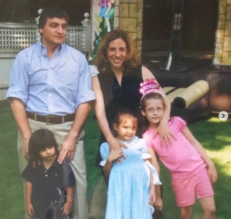 Sole Bovelli Wiki, Age, Height, Boyfriend, Family, Biography & More 3 Sole Bovelli with her parents Martha Leon de la Barra & Gianmarco Bovelli & siblings Luca Bovelli, Francesco Bovelli and Diamante Bovelli