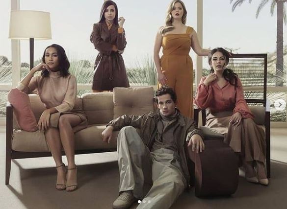 Eli Brown Wiki, Height, Age, Net worth, Girlfriend, Family, Biography & More 11 The PLL Cast posing for Emmy Magazine