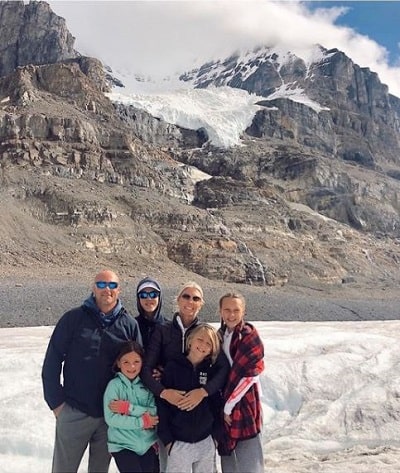 Sarah Baeumler Wiki, Age, Net worth, Husband, Children, Biography & More 11 Travelling is Sarah Baeumler's passion.