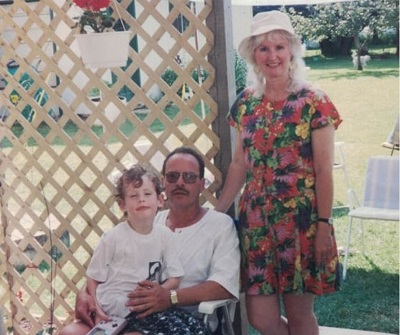 Troydan: Wiki, Age, Wife, Height, Family, Biography & More 5 Troydan with his mother and father