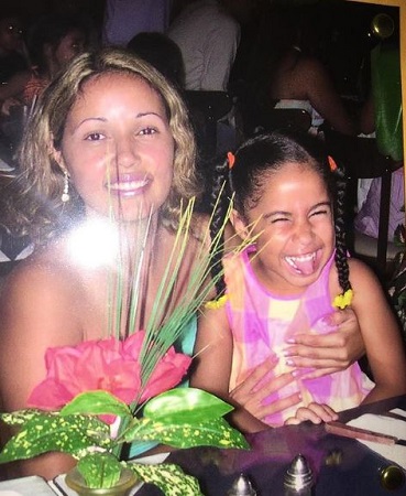 Yasmine Lopez: Wiki, Height, Age, Boyfriend, Net worth, biography & More 4 Yasmine Lopez's childhood photo with her mom