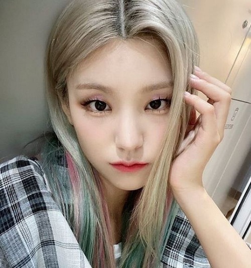 Yeji (ITZY) Age, Height, Boyfriend, Net worth, Family, Biography & More 15 Yeji dyed her hair blonde