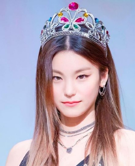 Yeji (ITZY) Age, Height, Boyfriend, Net worth, Family, Biography & More 2 Yeji is a popular Korean Singer