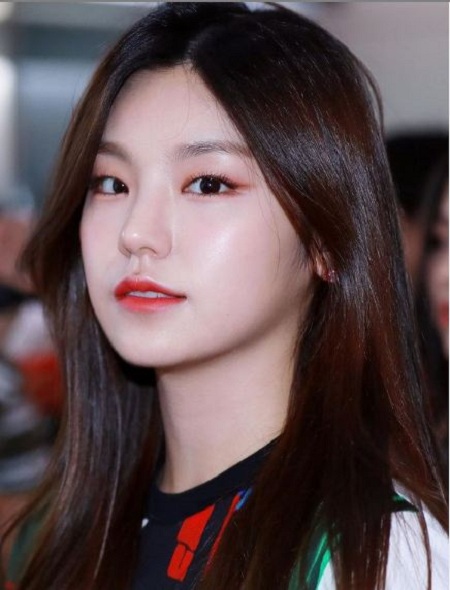 Yeji (ITZY) Age, Height, Boyfriend, Net worth, Family, Biography & More 6 Yeji's Facial Features