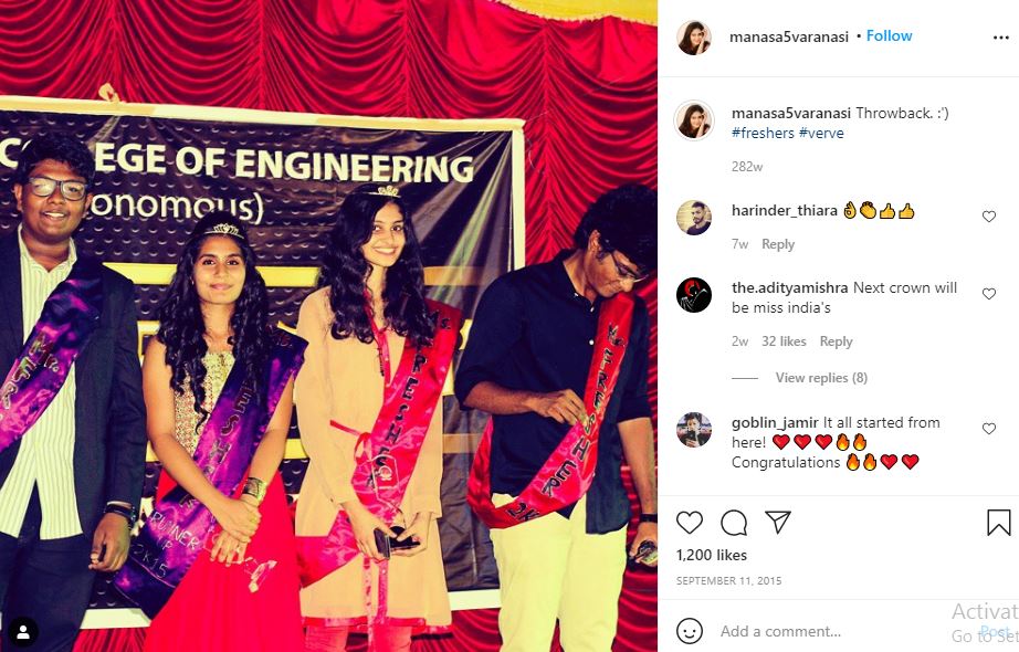 Manasa Varanasi: Wiki, Age, Height, Boyfriend, Family, Net worth, Biography & More 6 An old photo of Manasa Varanasi with her friends during college's freshers party