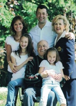 Nikki Roumel Wiki, Height, Age, Boyfriend, Family, Biography & More 6 An old photo of Nikki Roumel with her family