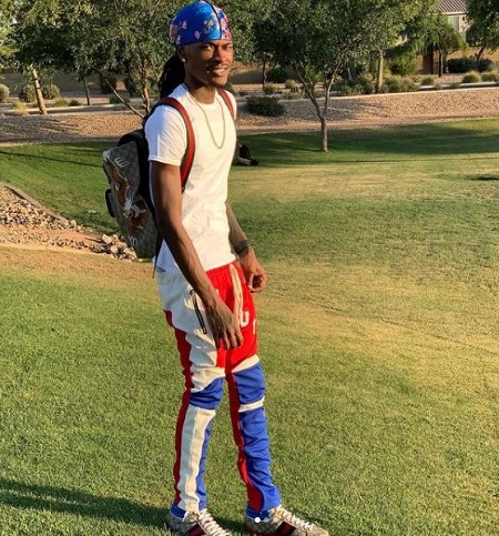 Solluminati: Age, Height, Girlfriend, Net worth, Biography & More 4 Being a basketball player, Solluminati stands at 6 feet 4 inches.