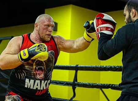 Between 2004 and 2012, Maxim Novoselov fought a total of five fights