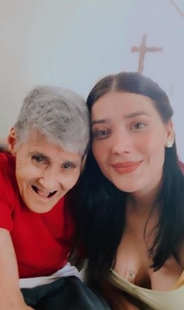 Brenda Zambrano: Wiki, Height, Age, Boyfriend, Net worth, Biography & More 17 Brenda Zambrano with her nanny Juana