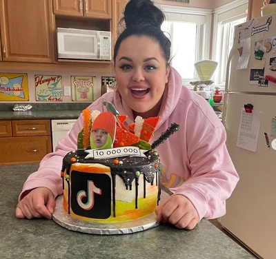 CelinaSpookyBoo Wiki, Age, Height, Boyfriend, Net worth, Biography & More 14 CelinaSpookyBoo celebrated 10 million on TikTok