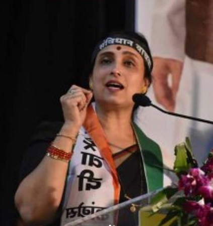 Chitra Wagh (BJP) Wiki, Age, Husband, Children, Family, Biography & More 15 Chitra Wagh addressing the people at the save constitution rally