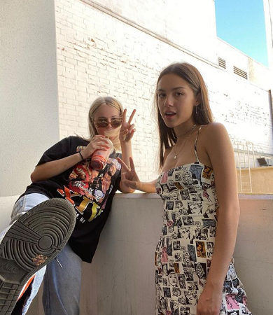 Claire Rosinkranz: Wiki, Height, Age, Boyfriend, Net worth, Biography & More 13 Claire Rosinkranz with Olivia Odrigo