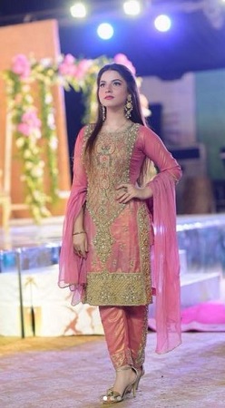 Dananeer Mobeen Wiki, Height, Age, Boyfriend, Family, Biography & More 6 Dananeer Mobeen height