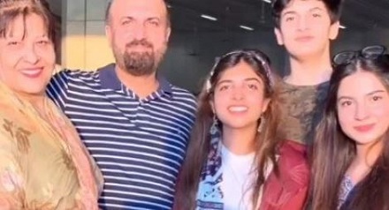 Dananeer Mobeen Wiki, Height, Age, Boyfriend, Family, Biography & More 7 Dananeer Mobeen with her family