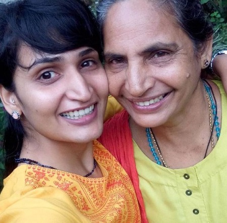 Dimpal Bhal Wiki, Height, Age, Boyfriend, Family, Caste, Biography & More 13 Dimpal Bhal with her mother Mini Bhal