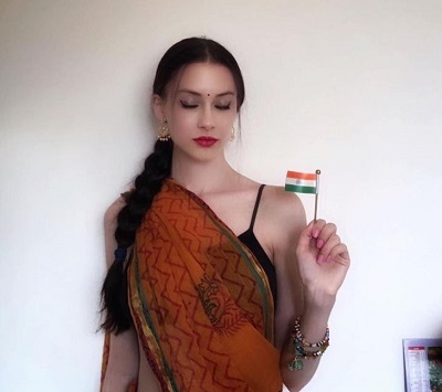 Fiona Allison: Wiki, Height, Age, Boyfriend, Net worth, Biography & More 9 Fiona Allison loves Indian culture
