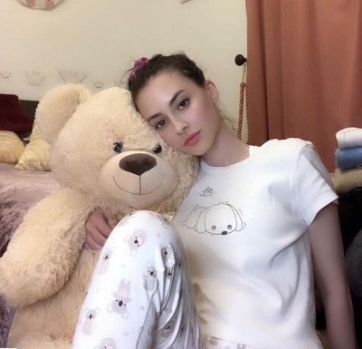 Fiona Allison: Wiki, Height, Age, Boyfriend, Net worth, Biography & More 11 Fiona Allison loves soft toys